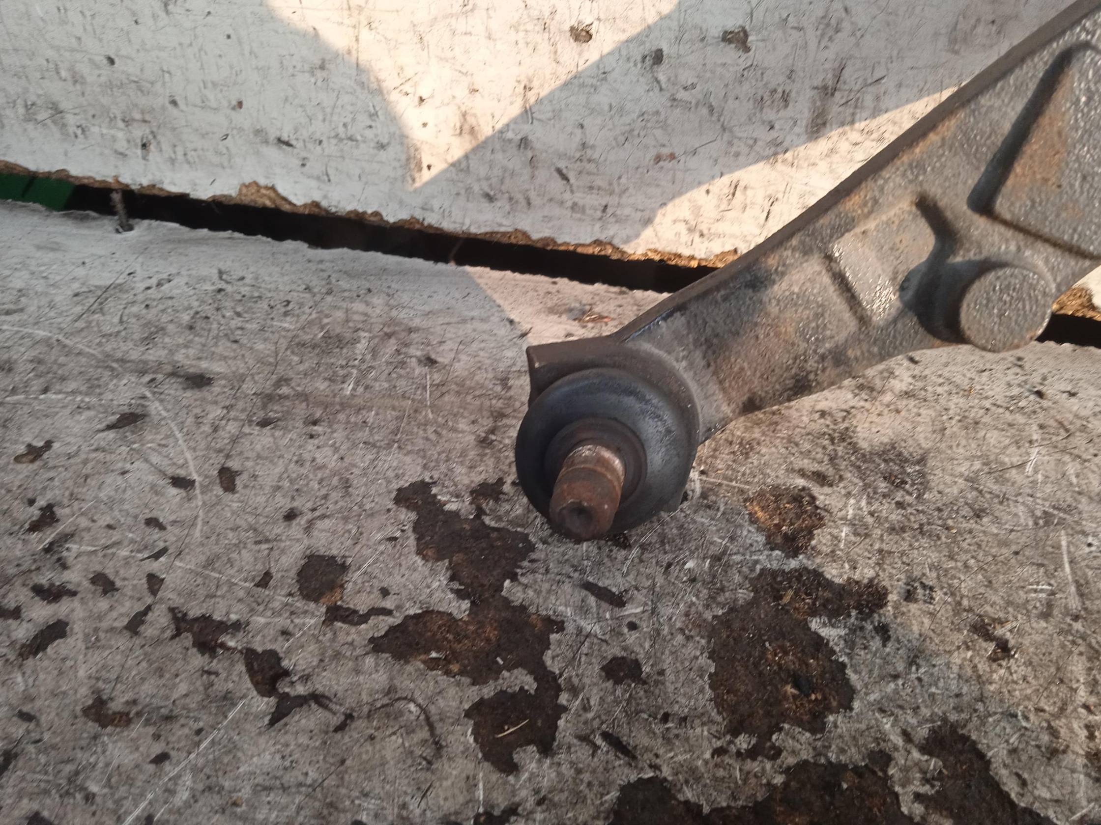 Braccio oscillante sosp. ant. sx.